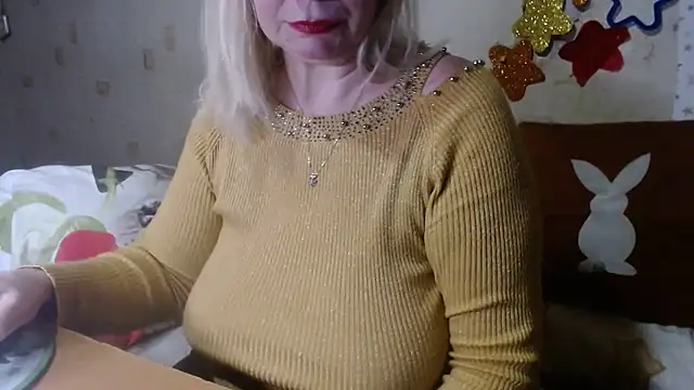 Snapshot of QueenLana chatting on February 2025 05:37:02 PM QueenLana online show from February 2025 05:37:02 PM