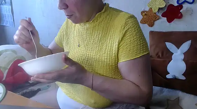 Snapshot of QueenLana chatting on March 2025 02:18:02 PM QueenLana online show from March 2025 02:18:02 PM