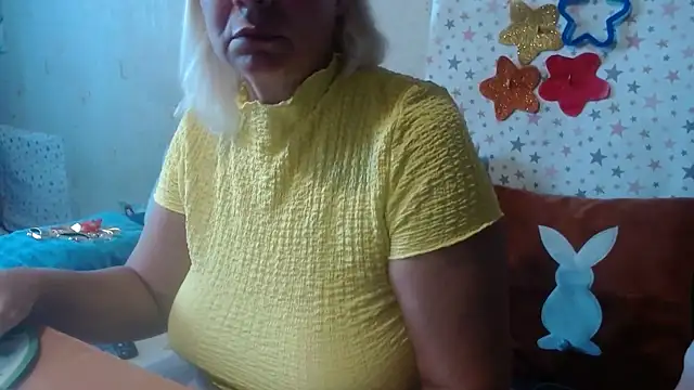 Snapshot of QueenLana chatting on September 2025 07:30:02 AM QueenLana online show from September 2025 07:30:02 AM