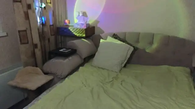 Vivian Davis online show from February 2026 07:23:02 PM