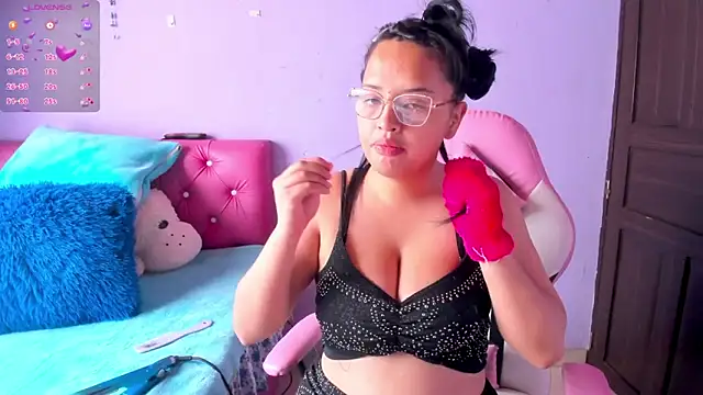 crissn0707 online show from March 2026 12:32:02 PM