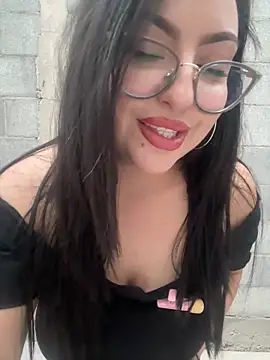 Snapshot of MileyGia chatting on June 2026 01:55:01 AM MileyGia online show from June 2026 01:55:01 AM