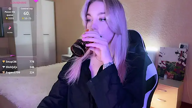 Snapshot of ariashaa chatting on November 2025 03:03:02 PM ariashaa online show from November 2025 03:03:02 PM