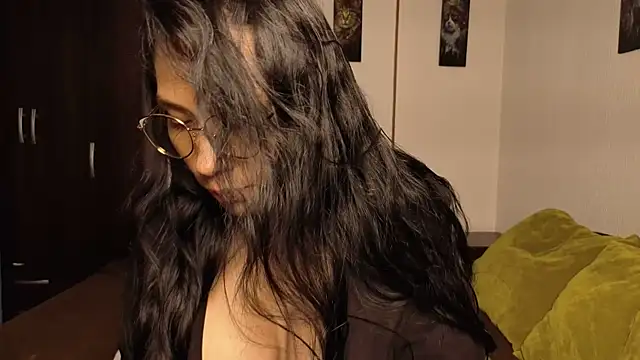 Angela isabella online show from February 2026 11:31:02 PM