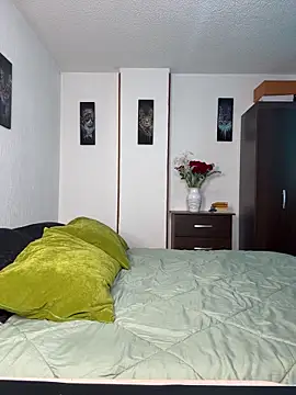 Angela isabella online show from March 2026 05:52:02 PM