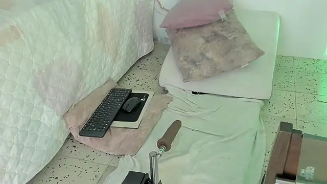 IsiisLovei online show from January 2026 02:41:01 PM