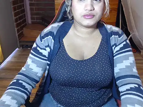 Snapshot of Hilarybunnyy chatting on April 2026 03:42:02 PM Hilarybunnyy online show from April 2026 03:42:02 PM