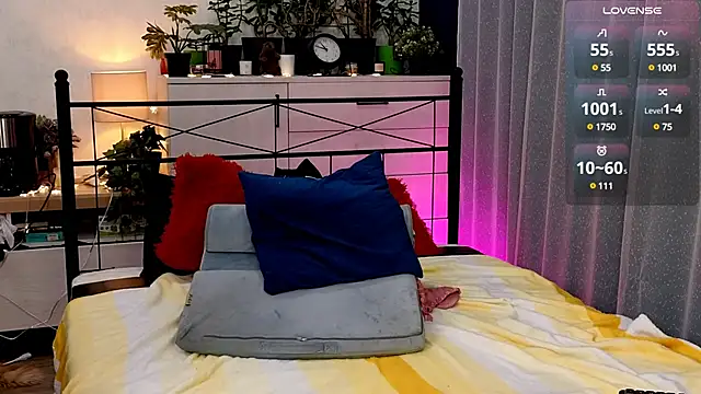 olisunny5 online show from December 2024 02:11:02 AM