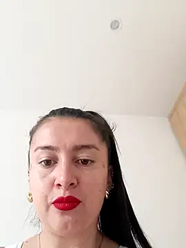 Snapshot of Cherry_1992 chatting on May 2026 03:29:01 PM Cherry 1992 online show from May 2026 03:29:01 PM
