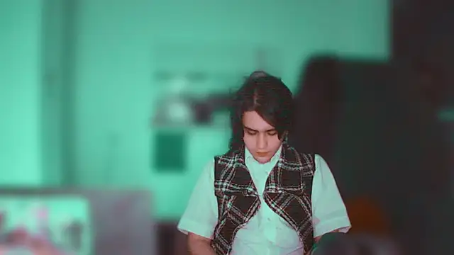 sademobeer online show from April 2026 09:38:02 PM