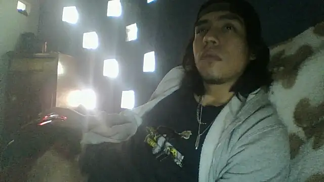 AlexAlejandro13 online show from January 2026 09:28:02 PM