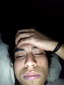 AlexAlejandro13 online show from February 2026 07:01:01 PM