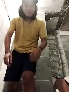 AlexAlejandro13 online show from April 2026 01:47:01 AM