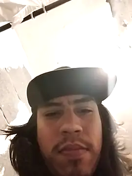 AlexAlejandro13 online show from April 2026 10:15:02 PM