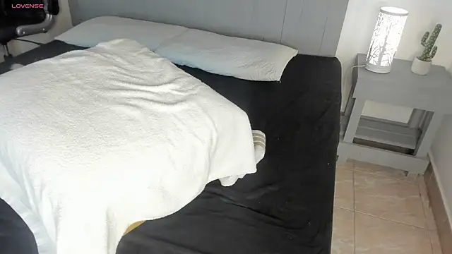 Snapshot of Candy_millers chatting on April 2026 07:40:02 PM Candy millers online show from April 2026 07:40:02 PM