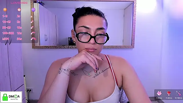 Snapshot of EricaVanderhill chatting on July 2026 07:49:02 PM EricaVanderhill online show from July 2026 07:49:02 PM