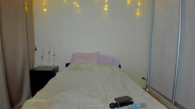 Snapshot of Bella_Foryou chatting on December 2024 01:17:01 AM Bella Foryou online show from December 2024 01:17:01 AM