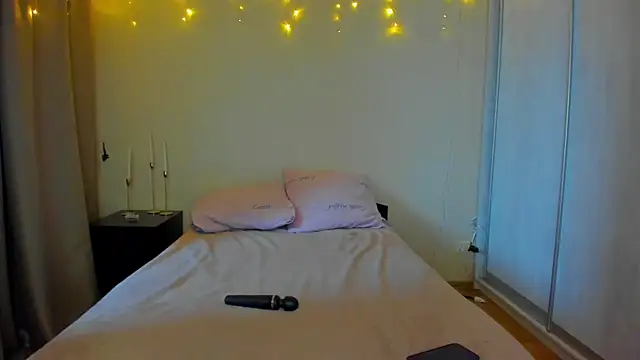 Snapshot of Bella_Foryou chatting on January 2025 04:08:01 AM Bella Foryou online show from January 2025 04:08:01 AM