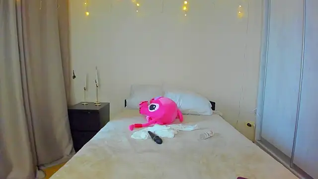 Snapshot of Bella_Foryou chatting on January 2025 03:37:01 AM Bella Foryou online show from January 2025 03:37:01 AM