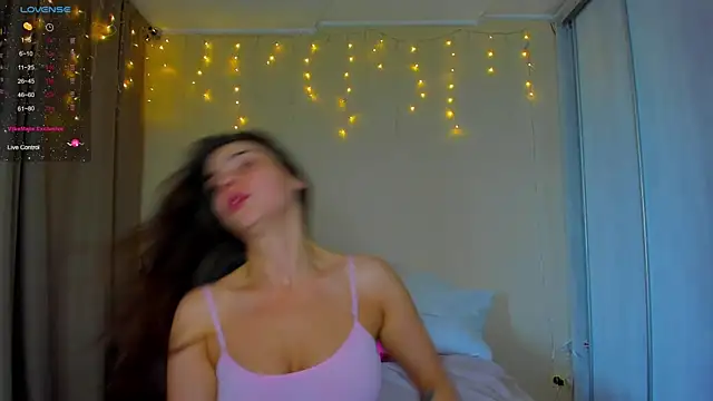 Snapshot of Bella_Foryou chatting on February 2025 04:12:01 AM Bella Foryou online show from February 2025 04:12:01 AM