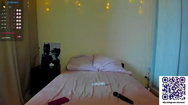 Snapshot of Bella_Foryou chatting on March 2025 04:56:02 AM Bella Foryou online show from March 2025 04:56:02 AM