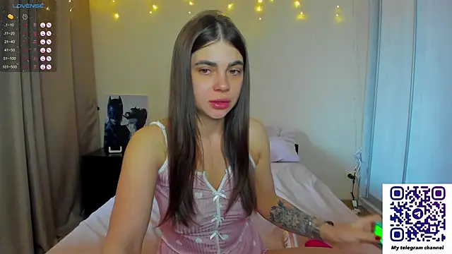 Snapshot of Bella_Foryou chatting on March 2025 02:06:02 AM Bella Foryou online show from March 2025 02:06:02 AM