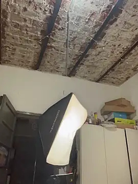 Snapshot of Alicbranca chatting on November 2025 12:35:01 AM Alicbranca online show from November 2025 12:35:01 AM