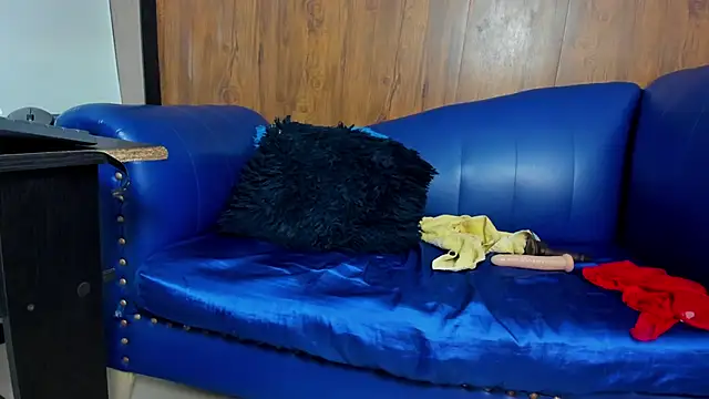 Snapshot of Mature_Skinny chatting on February 2025 03:32:02 PM Mature Skinny online show from February 2025 03:32:02 PM