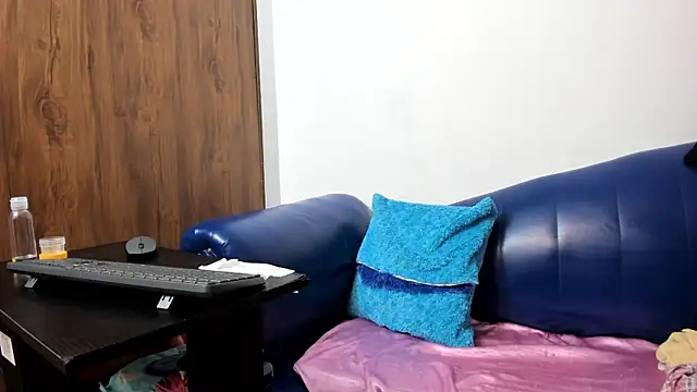 Snapshot of Mature_Skinny chatting on October 2025 07:05:02 AM Mature Skinny online show from October 2025 07:05:02 AM