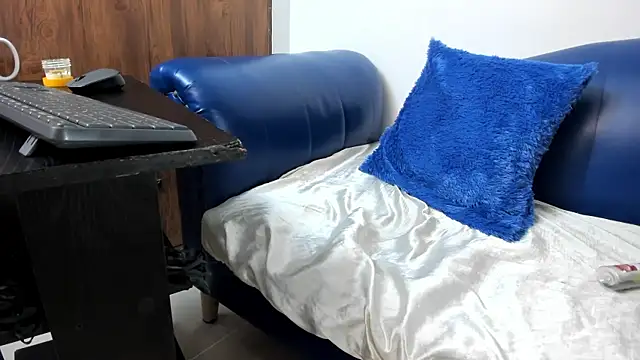 Snapshot of Mature_Skinny chatting on January 2026 02:24:01 AM Mature Skinny online show from January 2026 02:24:01 AM