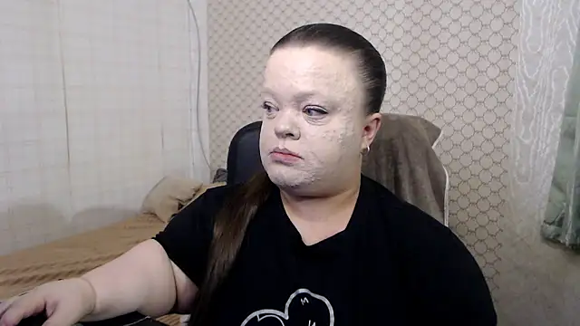 Snapshot of Janiffer_MiMi chatting on May 2026 06:13:01 PM Janiffer MiMi online show from May 2026 06:13:01 PM