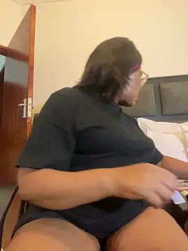 Snapshot of BADFATASS85 chatting on December 2024 07:19:02 PM BADFATASS85 online show from December 2024 07:19:02 PM
