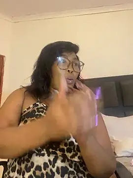 Snapshot of BADFATASS85 chatting on January 2025 01:06:01 AM BADFATASS85 online show from January 2025 01:06:01 AM