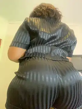 Snapshot of BADFATASS85 chatting on January 2025 08:03:02 PM BADFATASS85 online show from January 2025 08:03:02 PM