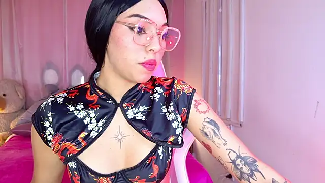 Lyna love online show from October 2025 08:20:02 PM