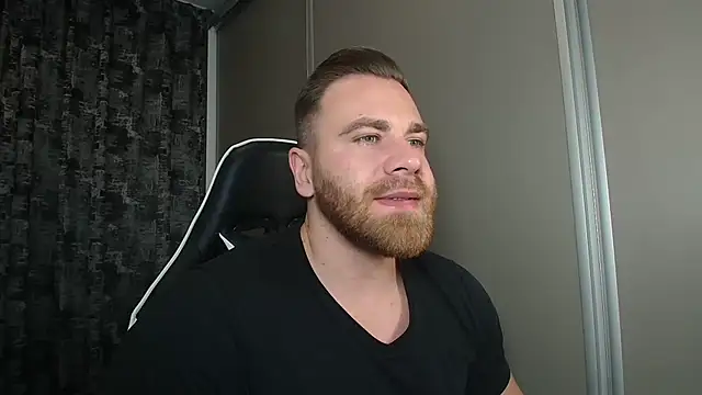 Thori92 online show from November 2025 07:02:01 PM