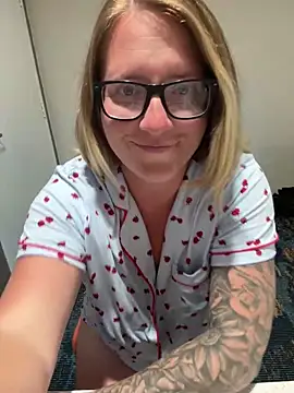 Lizzyloo online show from February 2026 03:28:02 AM