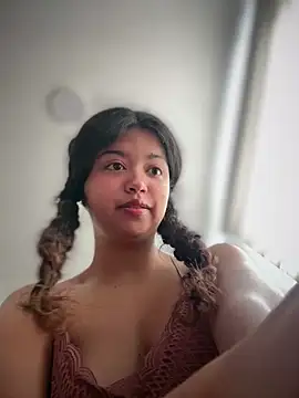 Snapshot of Peach_Girll chatting on May 2026 02:13:02 PM Peach Girll online show from May 2026 02:13:02 PM