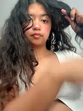 Snapshot of Peach_Girll chatting on May 2026 02:25:01 PM Peach Girll online show from May 2026 02:25:01 PM