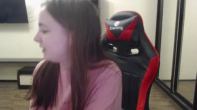 Laralianna online show from December 2024 07:34:02 PM