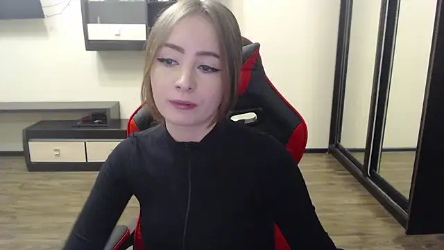 Laralianna online show from January 2025 05:58:01 PM