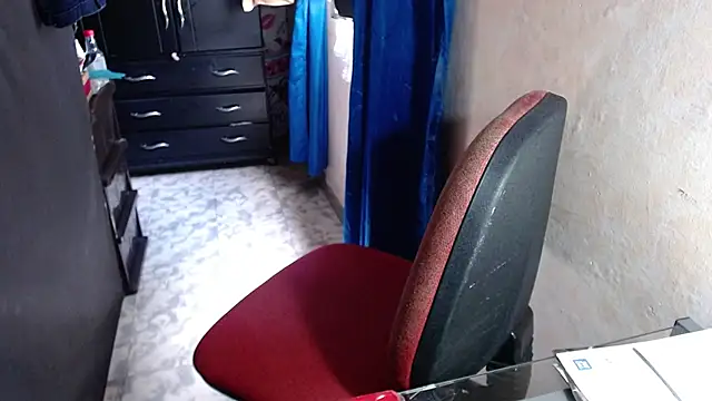 Barbiegomez online show from October 2025 03:23:02 PM