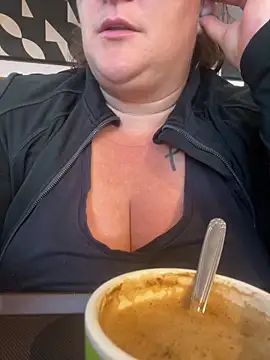 sweeti Em online show from September 2025 03:06:01 PM