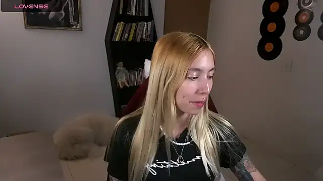 Saucy Jenn online show from October 2025 02:31:02 AM