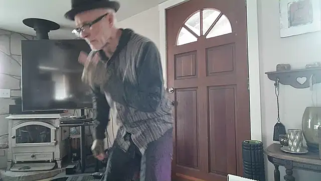 Snapshot of MoonDancer chatting on February 2025 10:50:01 PM MoonDancer online show from February 2025 10:50:01 PM