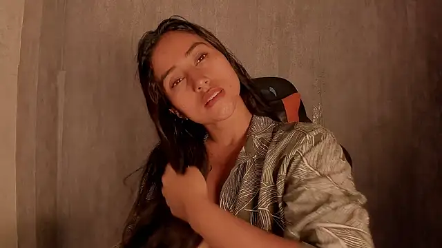 Valentinne z online show from November 2025 02:11:02 AM