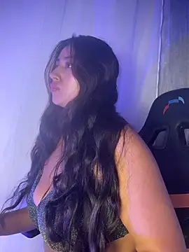 Snapshot of Valentinne_z chatting on February 2026 05:48:02 AM Valentinne z online show from February 2026 05:48:02 AM