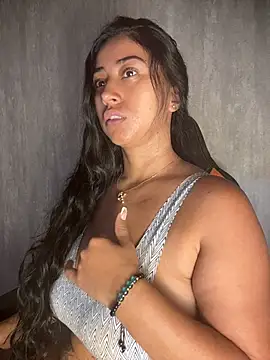 Snapshot of Valentinne_z chatting on March 2026 11:03:01 AM Valentinne z online show from March 2026 11:03:01 AM