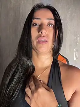 Snapshot of Valentinne_z chatting on March 2026 06:33:01 PM Valentinne z online show from March 2026 06:33:01 PM