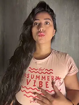 Snapshot of Valentinne_z chatting on March 2026 08:47:02 AM Valentinne z online show from March 2026 08:47:02 AM